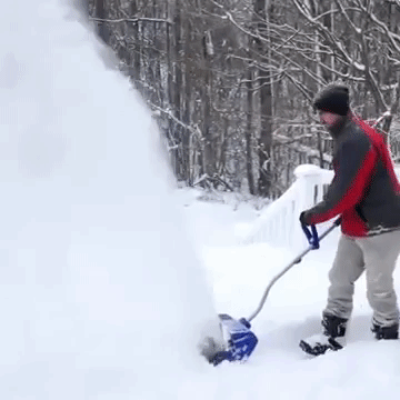 Electric Snow Shovel vs Snow Blower: Which one will work better for you?